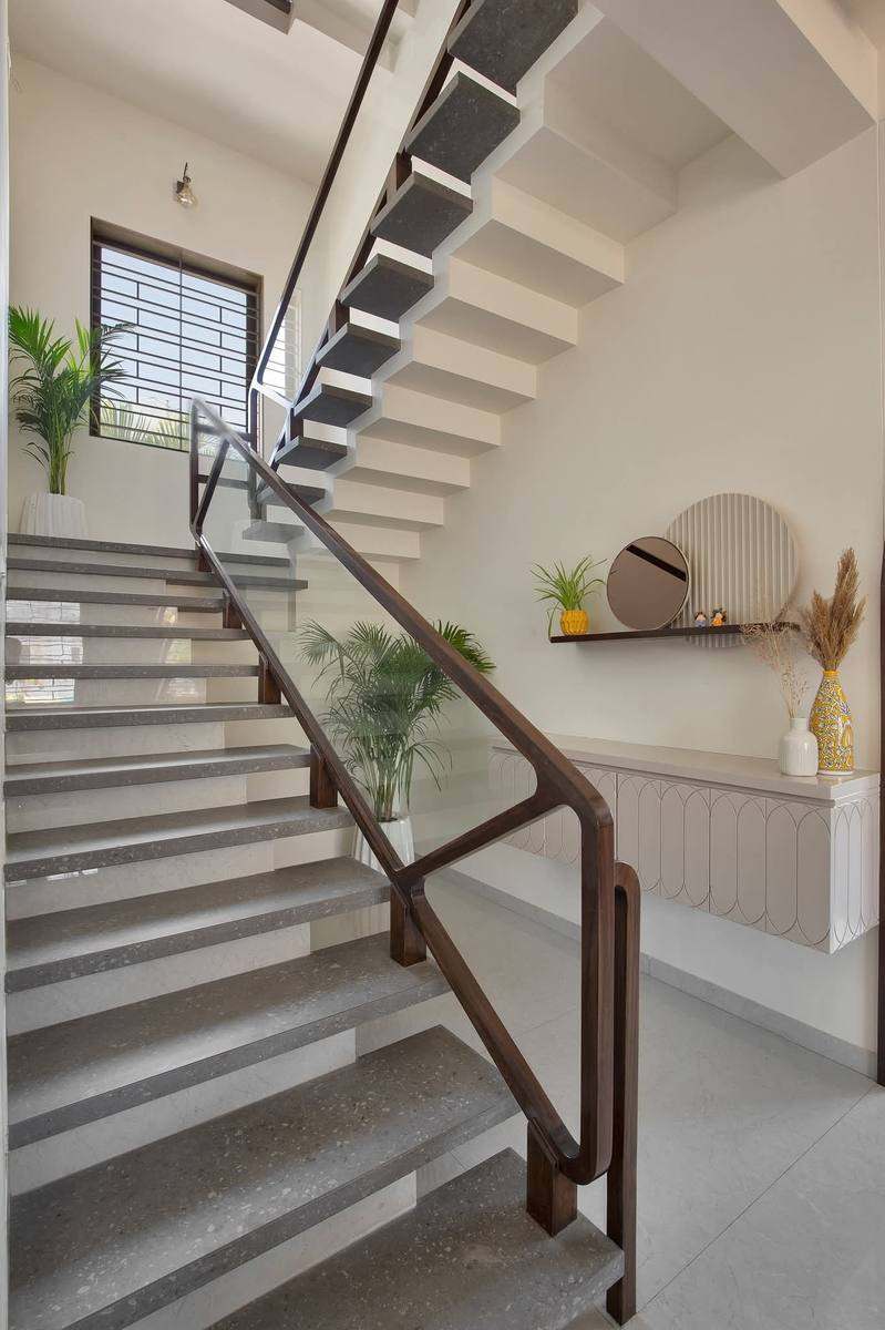 Residential villa staircase construction steps